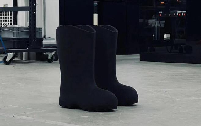 侃爷的3D打印靴子亮相巴黎时装周 微信截图_20230221155801