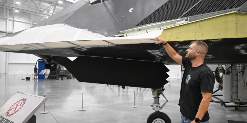 希尔航空航天博物馆利用3D打印技术修复老旧飞机藏品零件 image